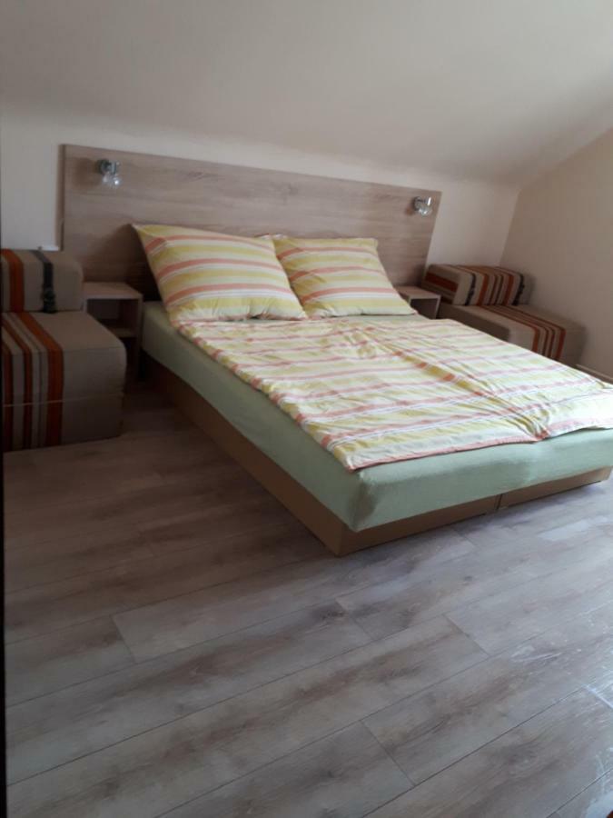 Anna Báthory Apartmanház Hajduszoboszlo Exterior foto